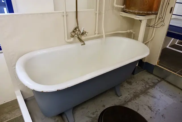 Shower & Bathtub Plumbing in New York — licensed local pros
